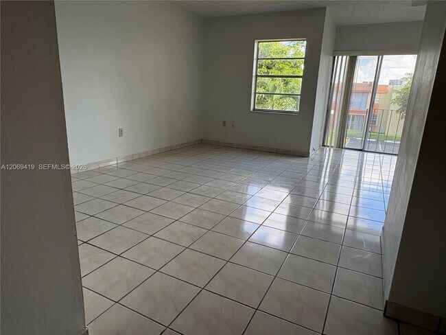 Foto del edificio - 9331 SW 4th St