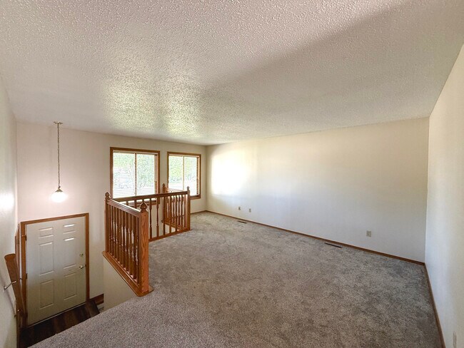 Foto del edificio - 1505 E Cedar Cir