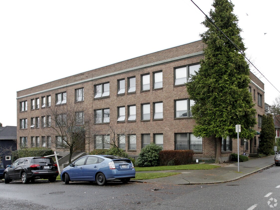 Foto principal - Penn Hall Apartments