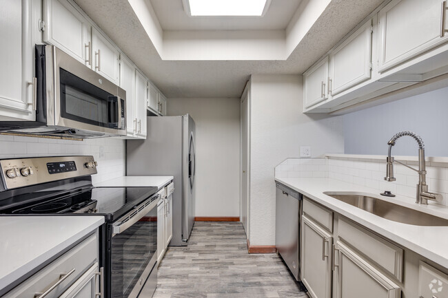 Building Photo - Lincoln Park Apartments