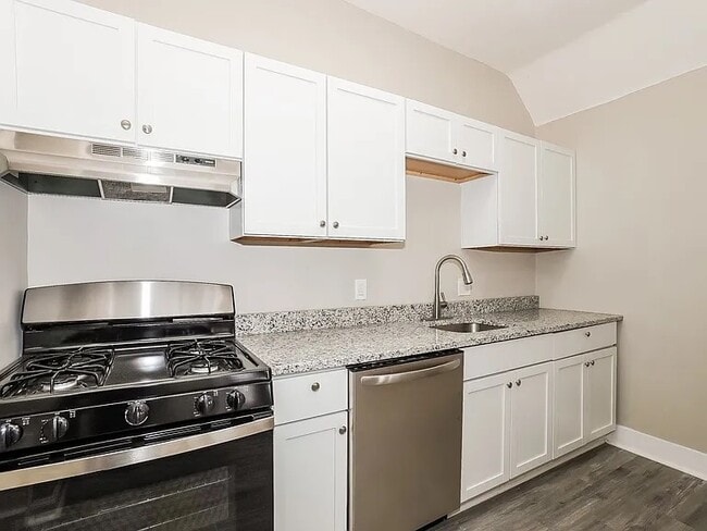 Building Photo - 4028 Vinceton St