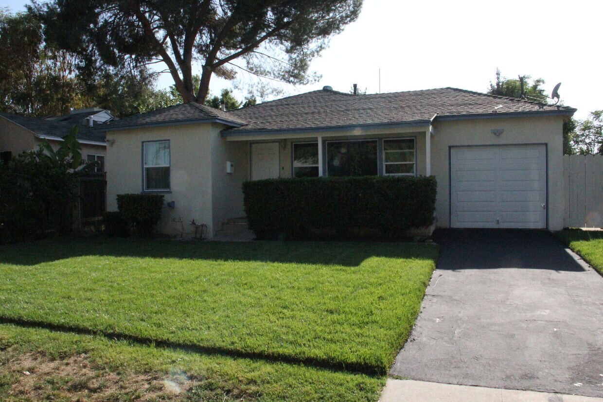7443 Milwood Ave, Canoga Park, CA 91303 House Rental in Canoga Park