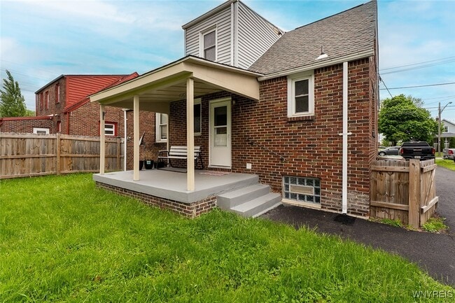 Building Photo - 845 Cleveland Dr