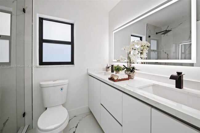 Foto del edificio - 679 SW 17th Ct