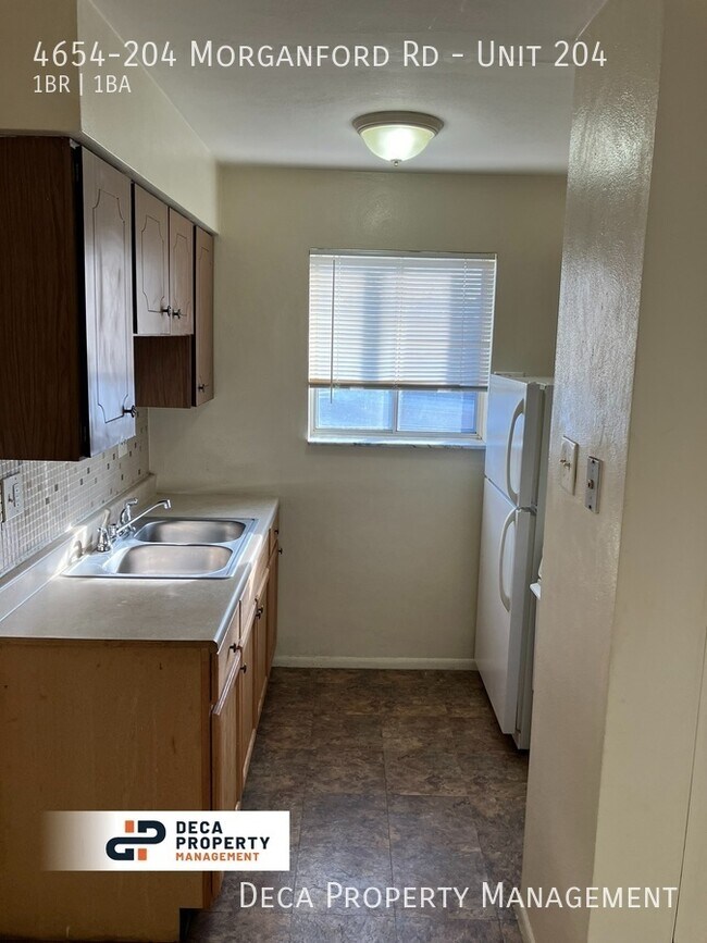 Building Photo - 1 Bedroom Apartment