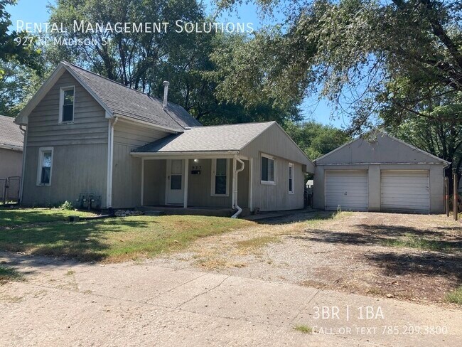 Building Photo - 927 NE Madison St- 3 BED/1 BATH