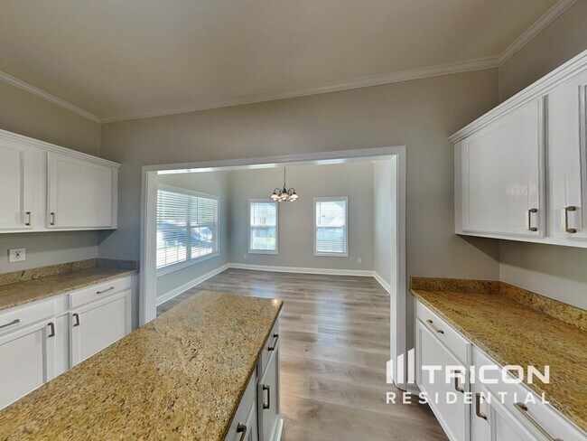 Building Photo - 123 Clarin Way