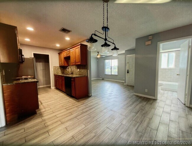Building Photo - 11881 Sturbridge Ln