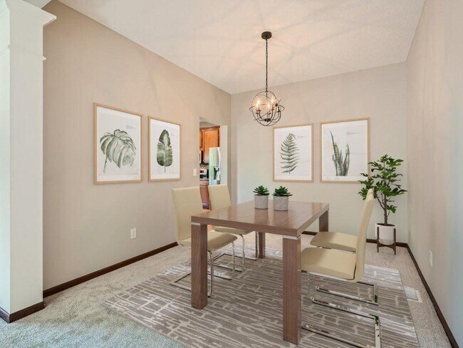 Building Photo - 2289 Woodcrest Dr