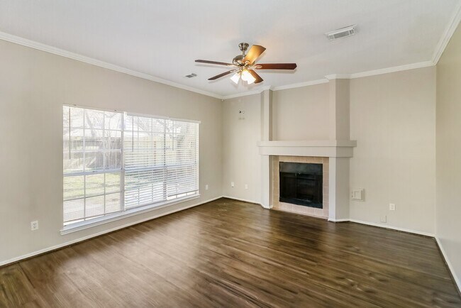 Foto del edificio - 6018 Fern Hollow Ct