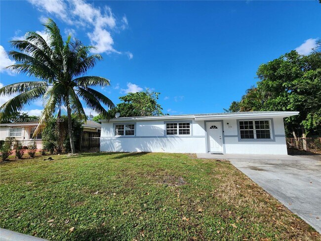 Building Photo - 1130 N 70th Ter