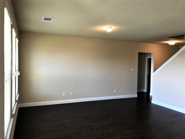 Building Photo - 1213 Erika Ln