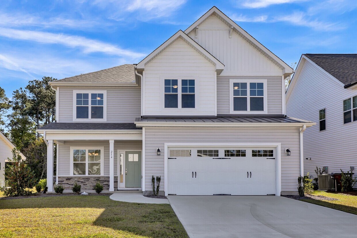 Foto principal - 4 bedroom, 3.5 bath Hampstead home in Sanc...