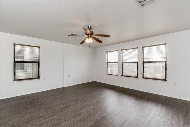 Building Photo - 6521 Quinton Dr