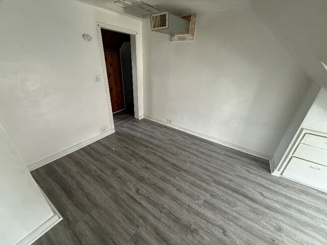 Foto del edificio - 2408 W High St