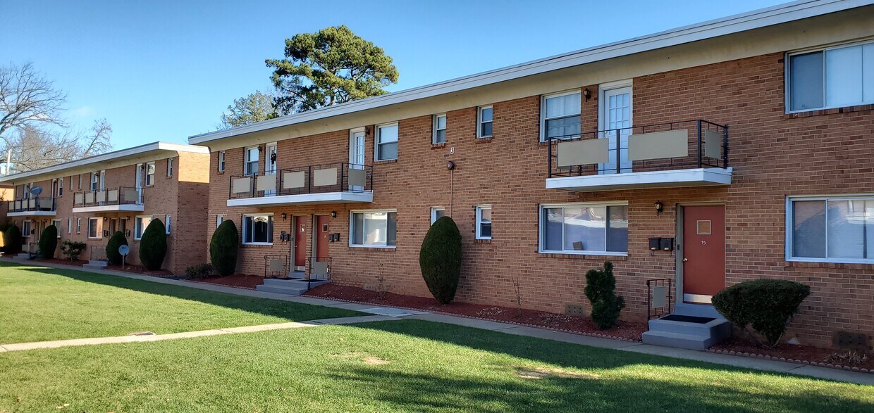 Alpine Court Apartments Stratford NJ Apartments com Alpine Court Apartments Stratford NJ Apartments com