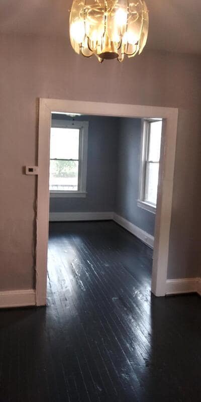 Building Photo - 513 Collins Ave