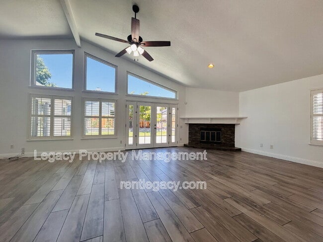 Building Photo - 3047 Mill Oak Way