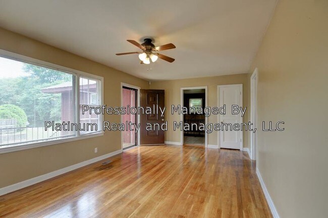 Foto del edificio - 406 Gary Hills Dr