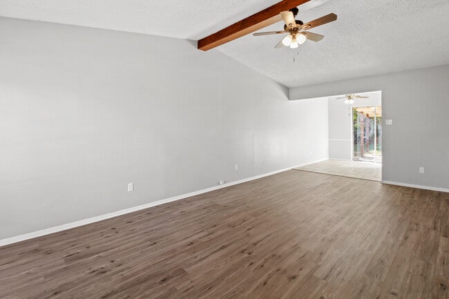 Building Photo - 7127 Gatewood Dr