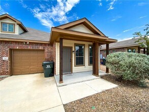 Building Photo - 137 Creekside Villa Dr