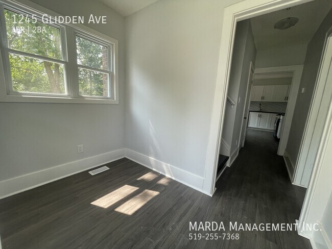 Building Photo - RENOVATED SPACIOUS 3 BED/1.5 BATH HOUSE IN EAST WINDSOR! + UTILITIES!
