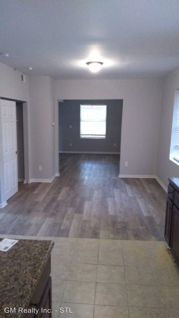 Foto del edificio - 6709 Crest Ave