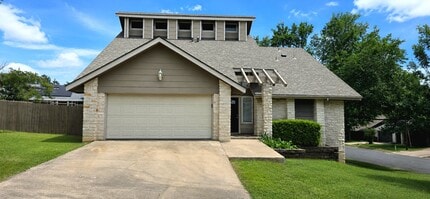 Building Photo - 1701 Broken Shoe Dr