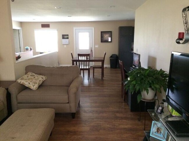 Foto del edificio - 3 Bedroom Duplex