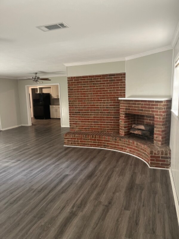Building Photo - 103 Aurora Dr