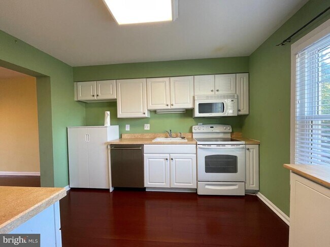 Building Photo - 971 S Rolfe St