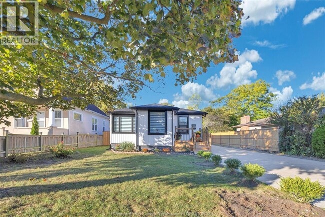 Building Photo - 937 Lauzon Rd