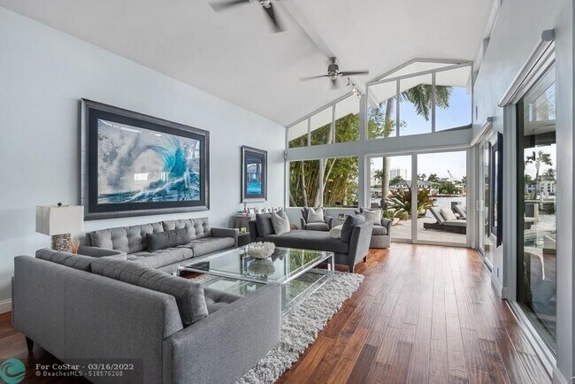 Foto del edificio - 2880 NE 24th Pl