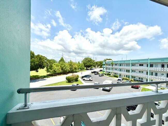 Foto del edificio - 2455 Finlandia Ln