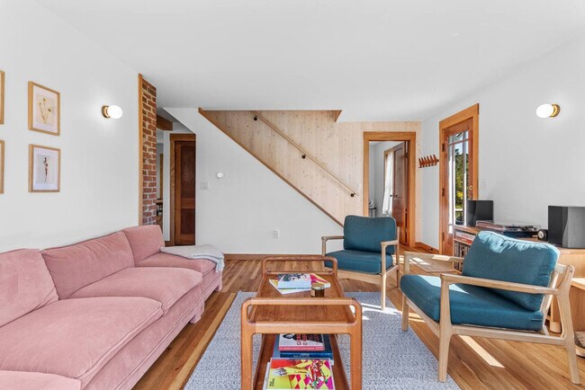 Foto del edificio - 2697 Chambers Hollow Rd