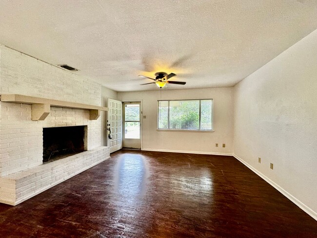 Foto del edificio - 1448 Harper Rd