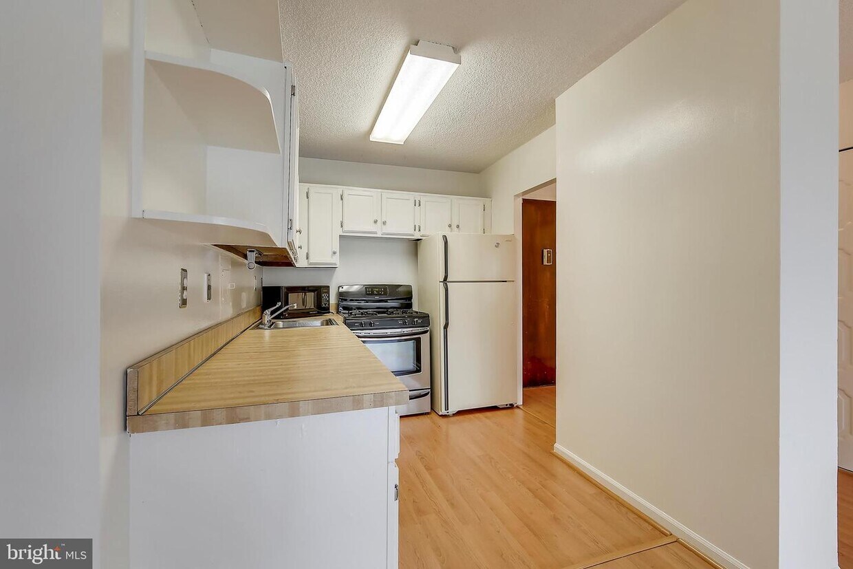 5225 Pooks Hill Rd Unit 907N, Bethesda, MD 20814 Condo for Rent in