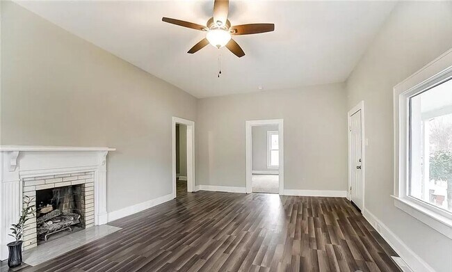 Foto del edificio - Welcome to this charming 3-bedroom, 2-bath...