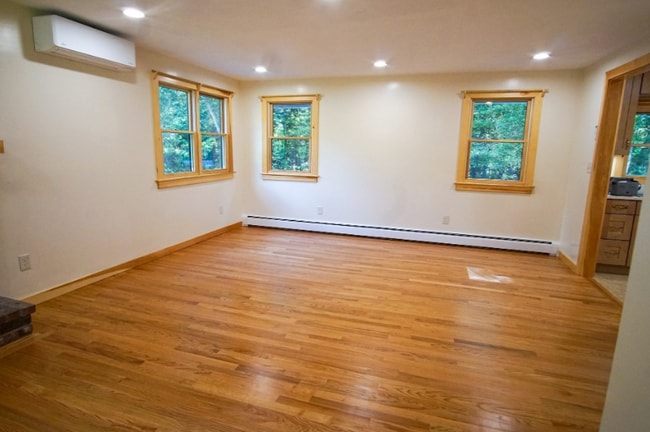 Building Photo - 49 Conant Rd