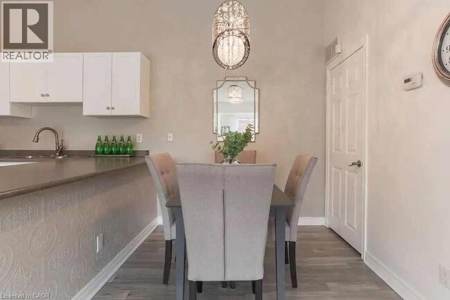 Building Photo - 4140 Foxwood Dr