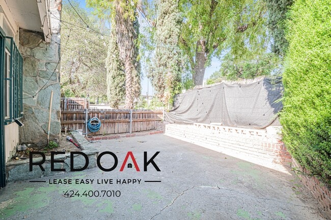 Building Photo - 605 S Marengo Ave