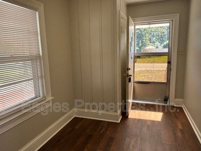 Building Photo - 1203 Edgerton St