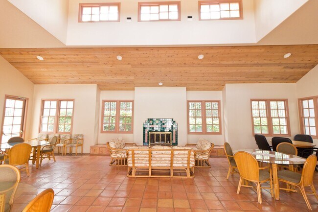 Foto del edificio - Welcome to Pacfic Ranch downtown HB!