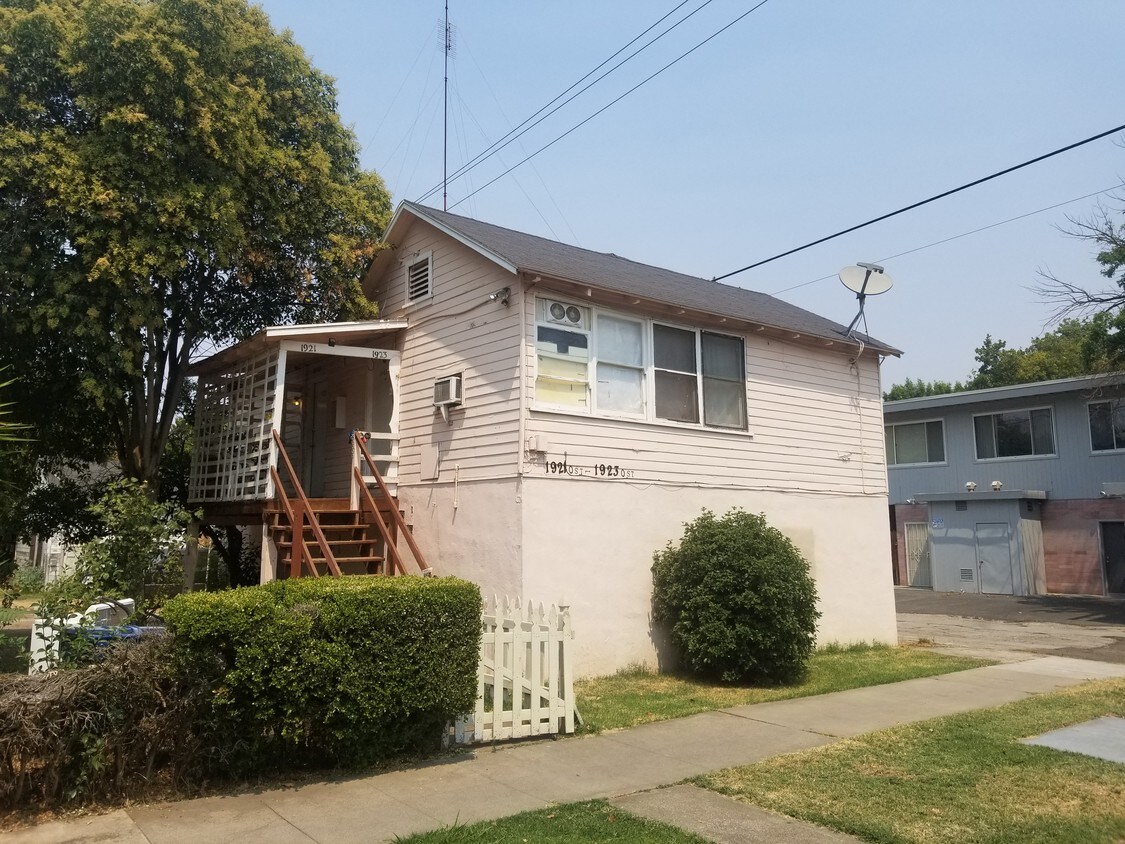 Foto del edificio - 807 W 19th St