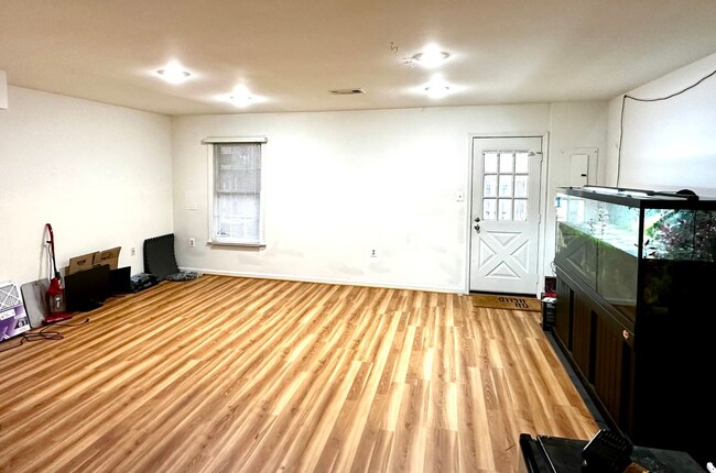 Building Photo - 13836 Coleman Ct