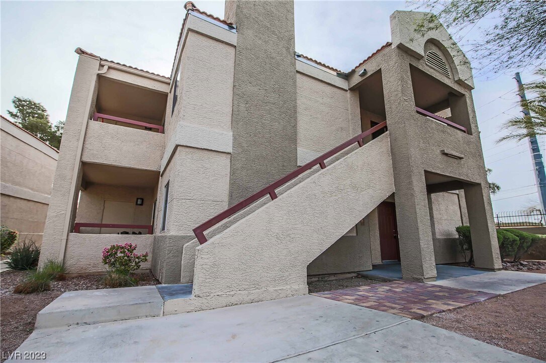 8600 W Charleston Blvd Unit 1008, Las Vegas, NV 89117 Condo for Rent
