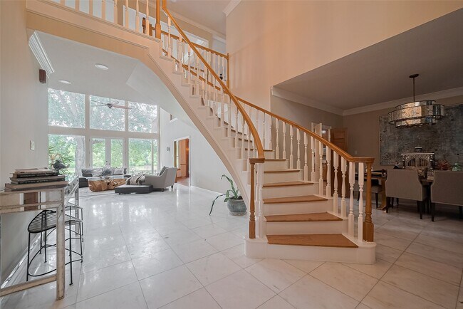 Building Photo - 1123 Horseshoe Dr
