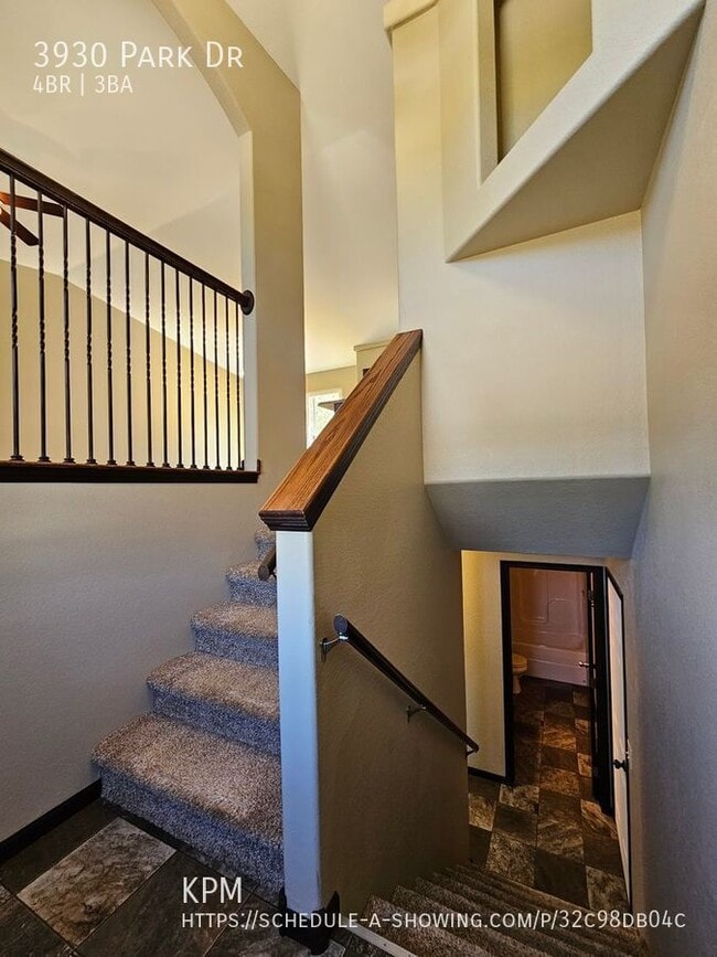 Building Photo - 3930 Park Dr