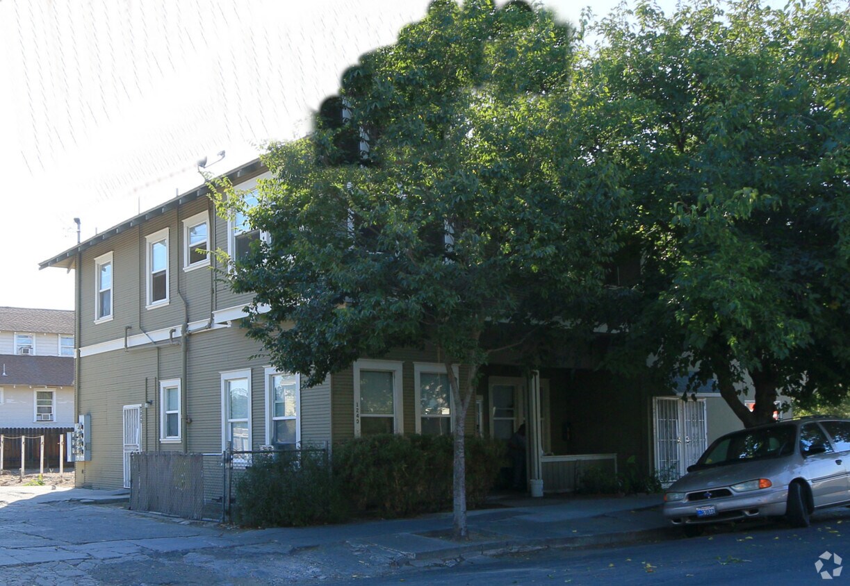 Foto del edificio - 401 E Clay St