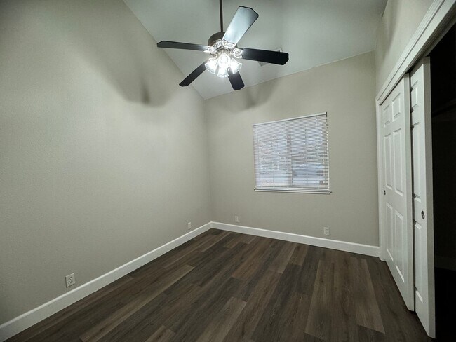 Foto del edificio - Available NOW - Stunning 3 Bed, 3 Bath Home in North Chico